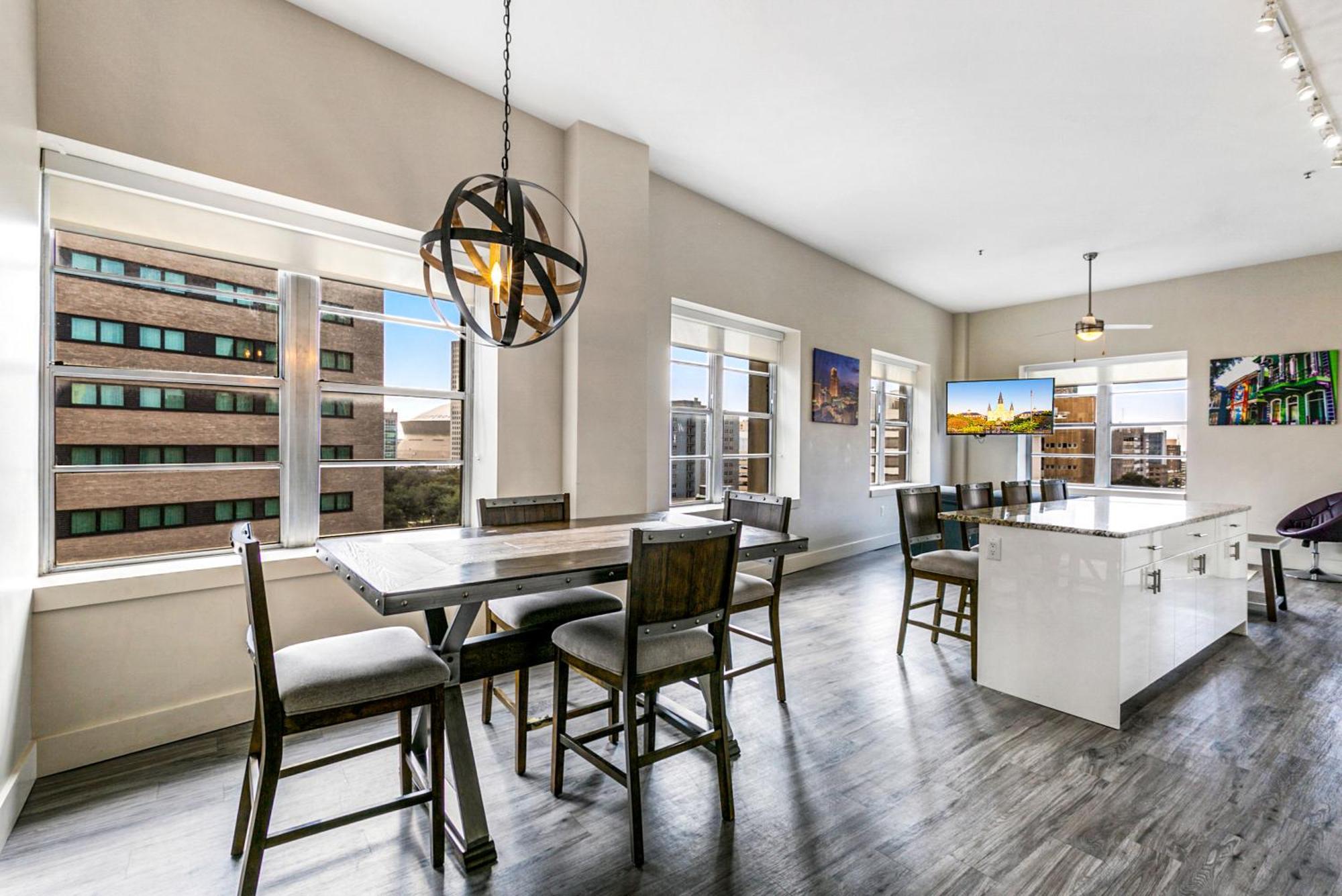 Apartment Spacious A Short Ride Away From Superdome *