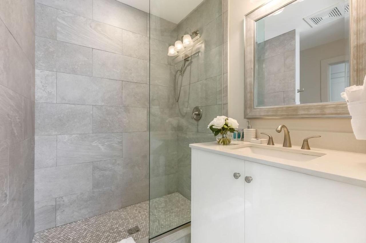 Spacious A Short Ride Away From Superdome Apartment