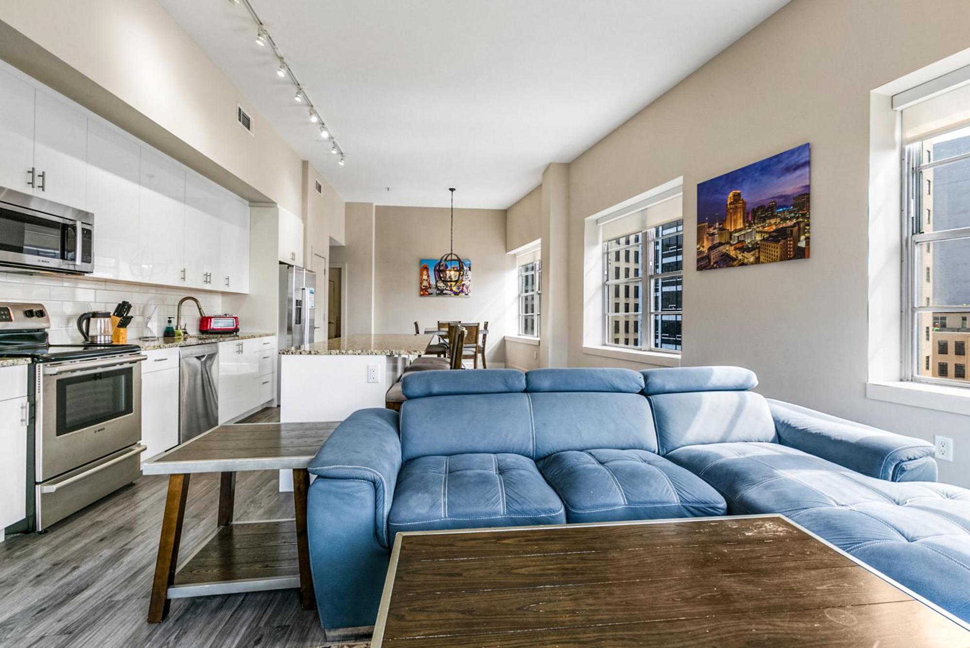 Spacious A Short Ride Away From Superdome Apartment