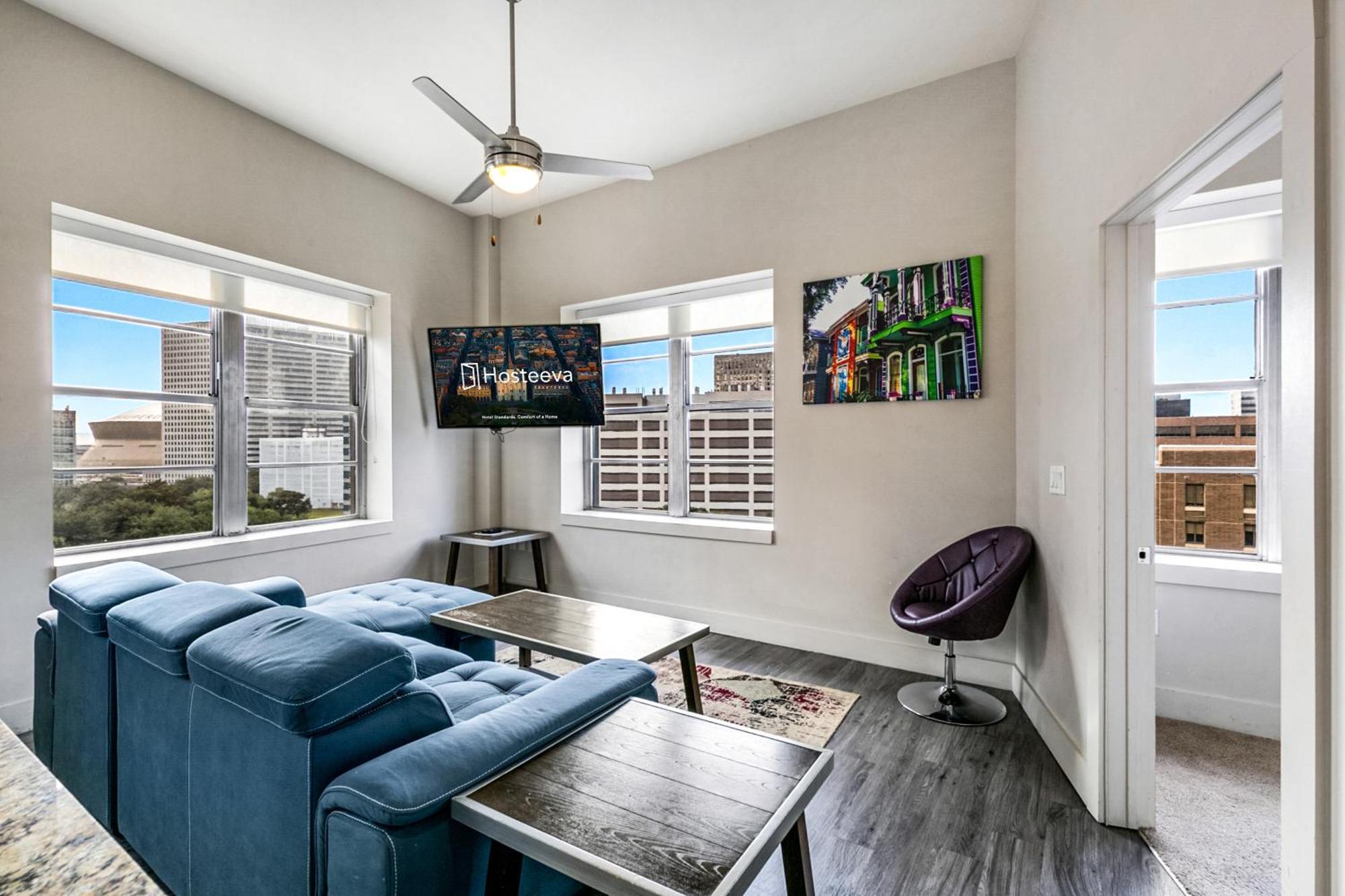 Spacious A Short Ride Away From Superdome *